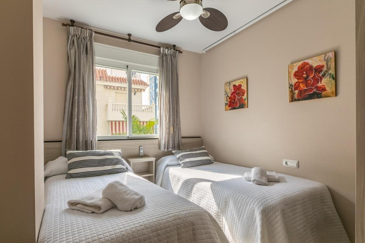Apartamentos Guerrero Torre Del Mar Extérieur photo