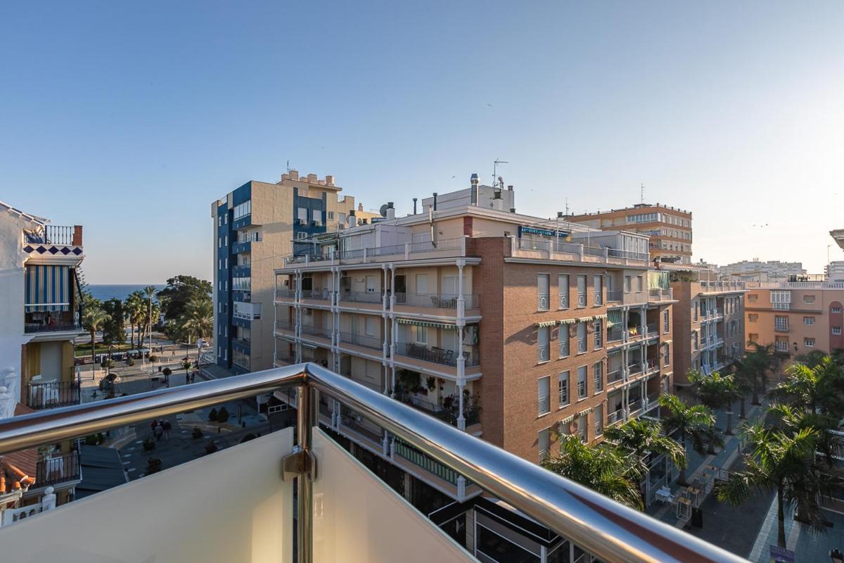 Apartamentos Guerrero Torre Del Mar Extérieur photo