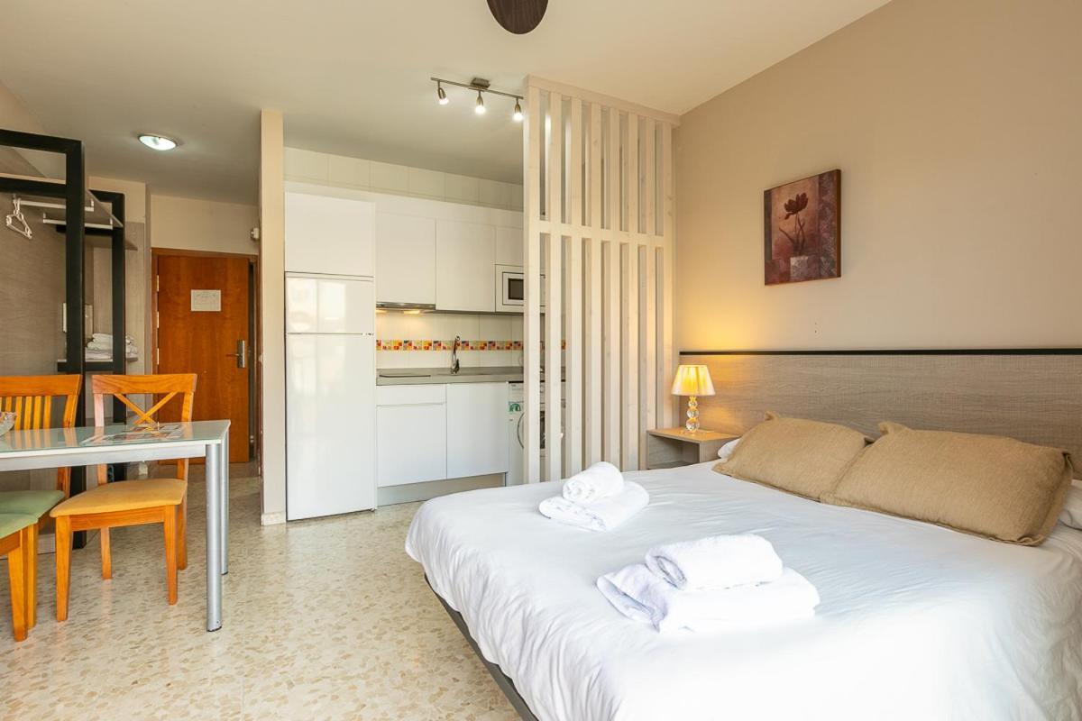 Apartamentos Guerrero Torre Del Mar Extérieur photo